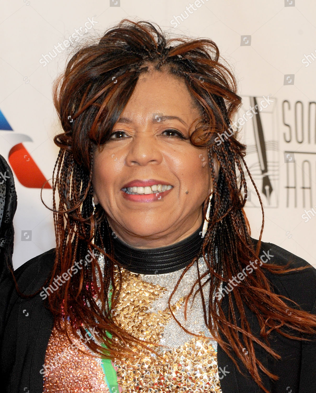 Valerie Simpson's Height: The Shocking Truth!