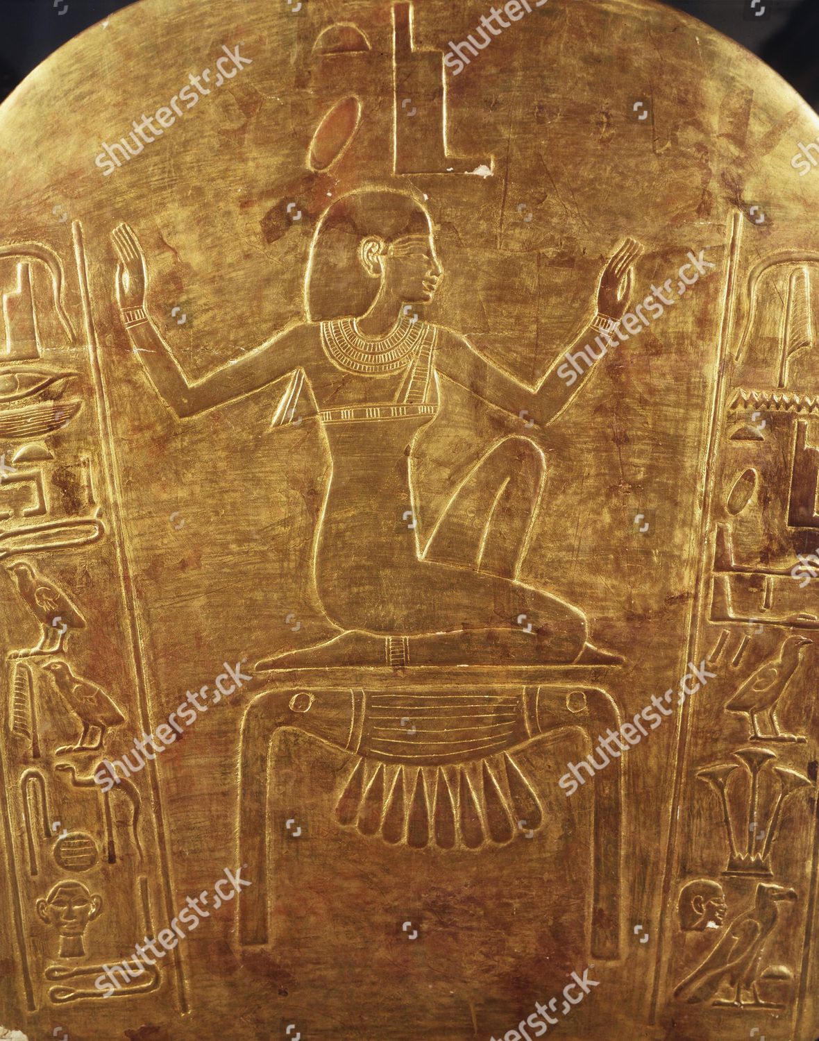 Goddess Isis Kneeling On Hieroglyph Gold Editorial Stock Photo - Stock ...