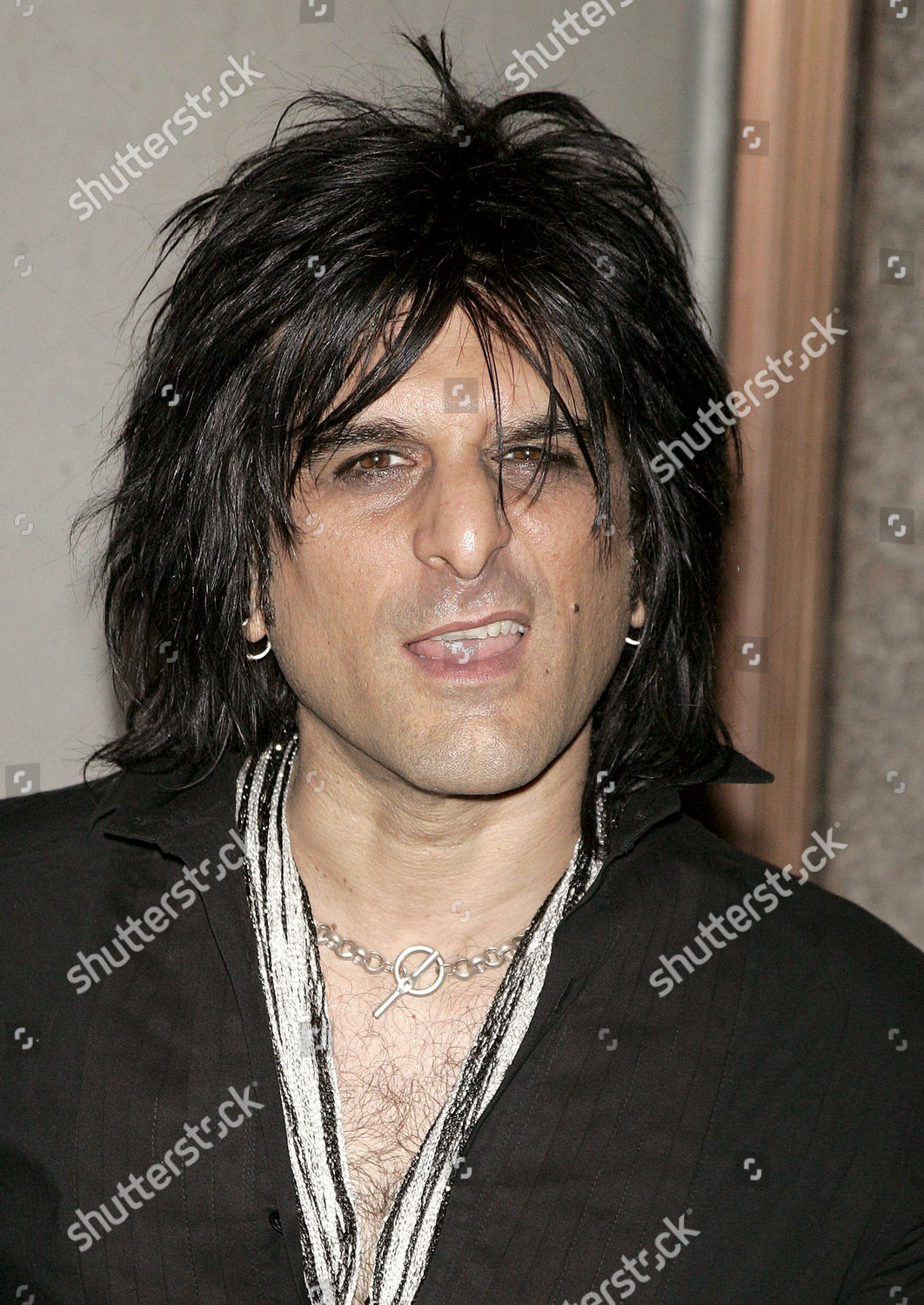 Steve Conte New York Dolls Editorial Stock Photo Stock Image Shutterstock https www shutterstock com editorial image editorial rolling stone magazines 1000th issue party new york america 04 may 2006 586132d