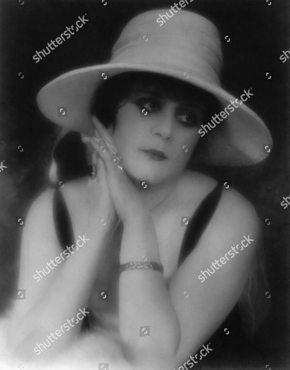 Watch Dorothy Gordon (British actress) video Watch Dorothy Gordon (British actress) video