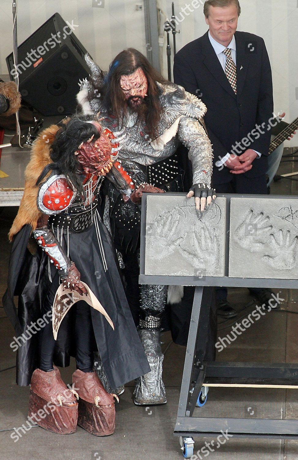 Kita L Mr Lordi Make Their Handmarks Redaktionelles Stockfoto Stockbild Shutterstock