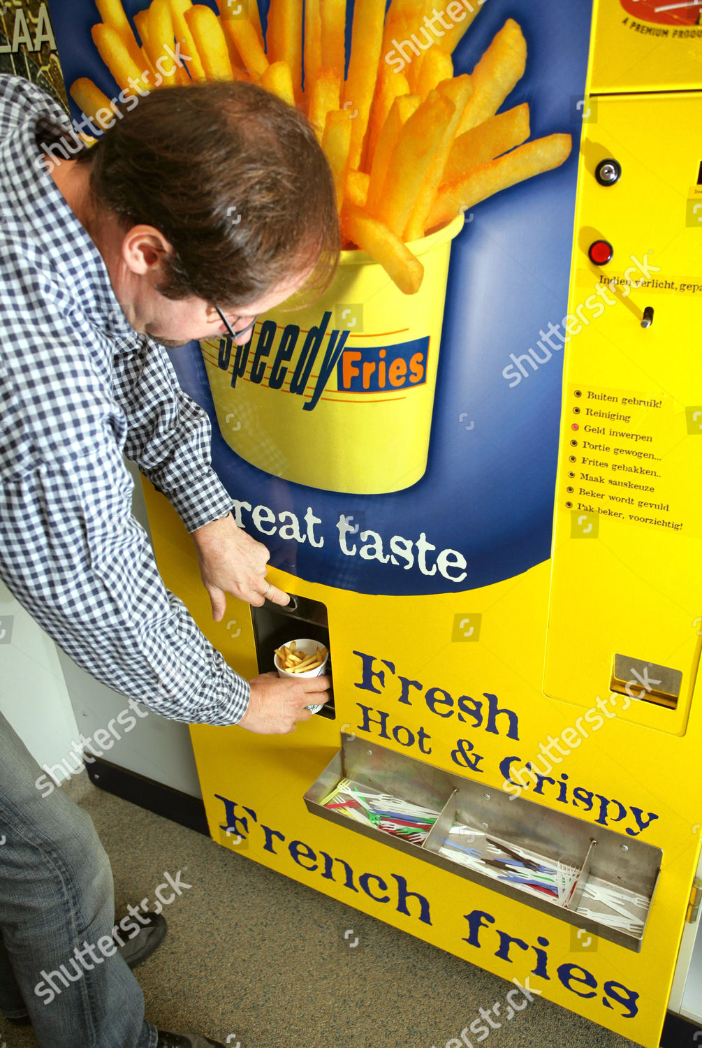 French fries vending machine hi-res stock photography and images - Alamy