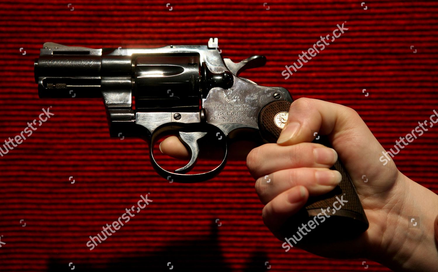 Ian Flemings Colt Python 357 Magnum Revolver Redaktionelles Stockfoto Stockbild Shutterstock