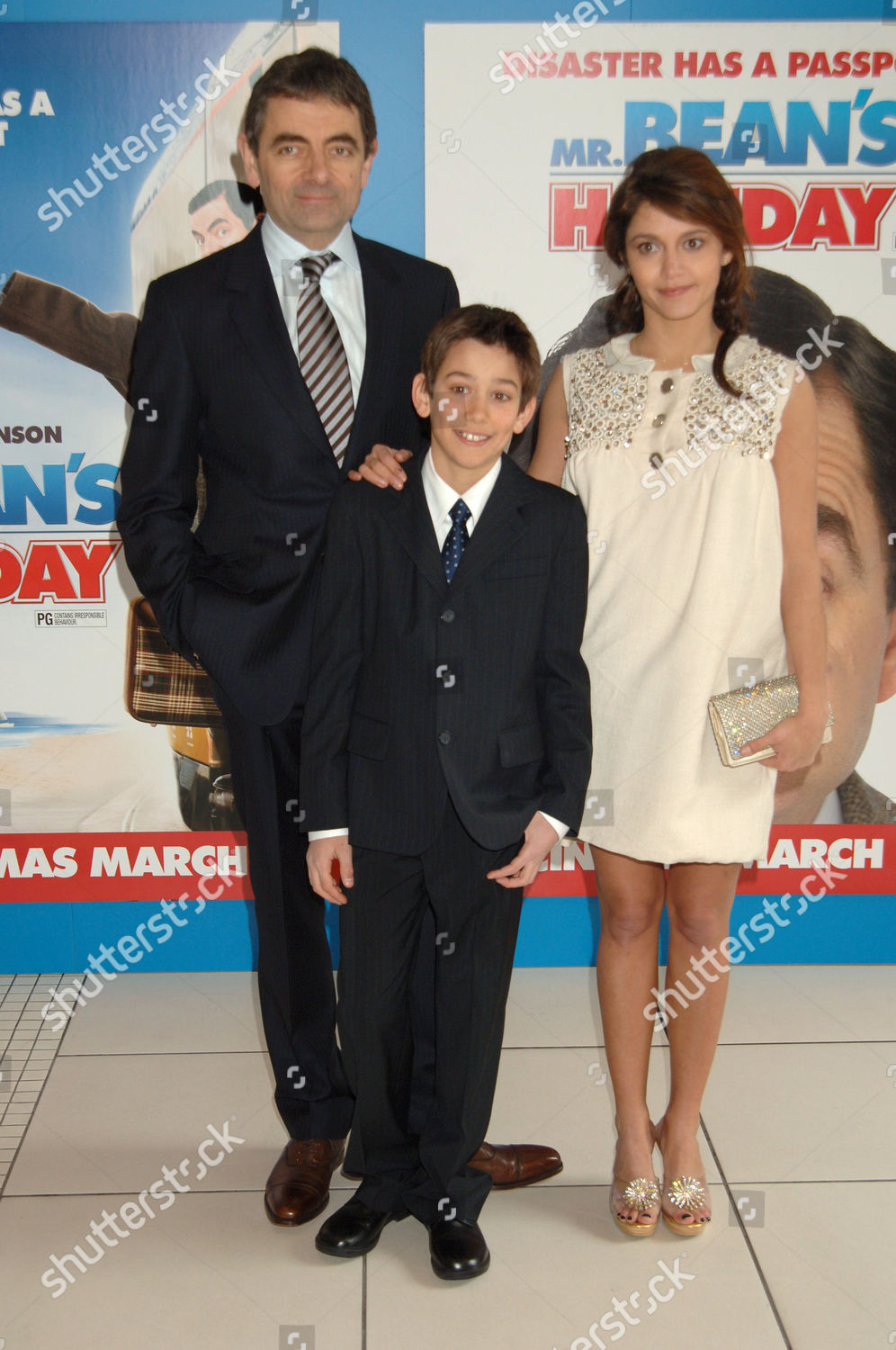 rowan atkinson max baldry emma de caunes editorial stock photo stock image shutterstock https www shutterstock com editorial image editorial mr beans holiday film premiere london britain 25 mar 2007 652463ac