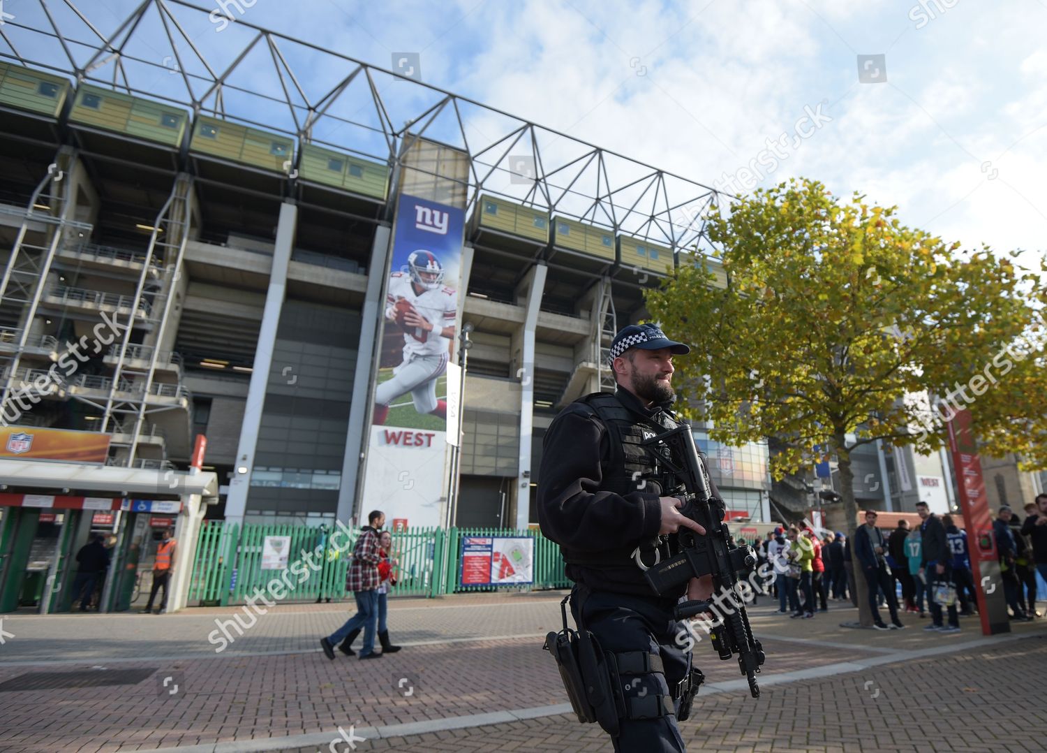 Armed Metropolitan Police Patrol Outside Twickenham Editorial Stock ...