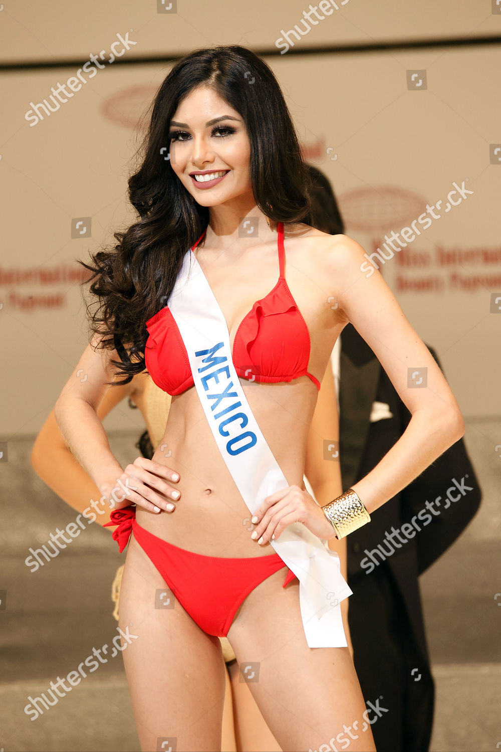 Miss Mexico Maria Geraldine Ponce Mendez walks Foto editorial en stock;  Imagen en stock | Shutterstock