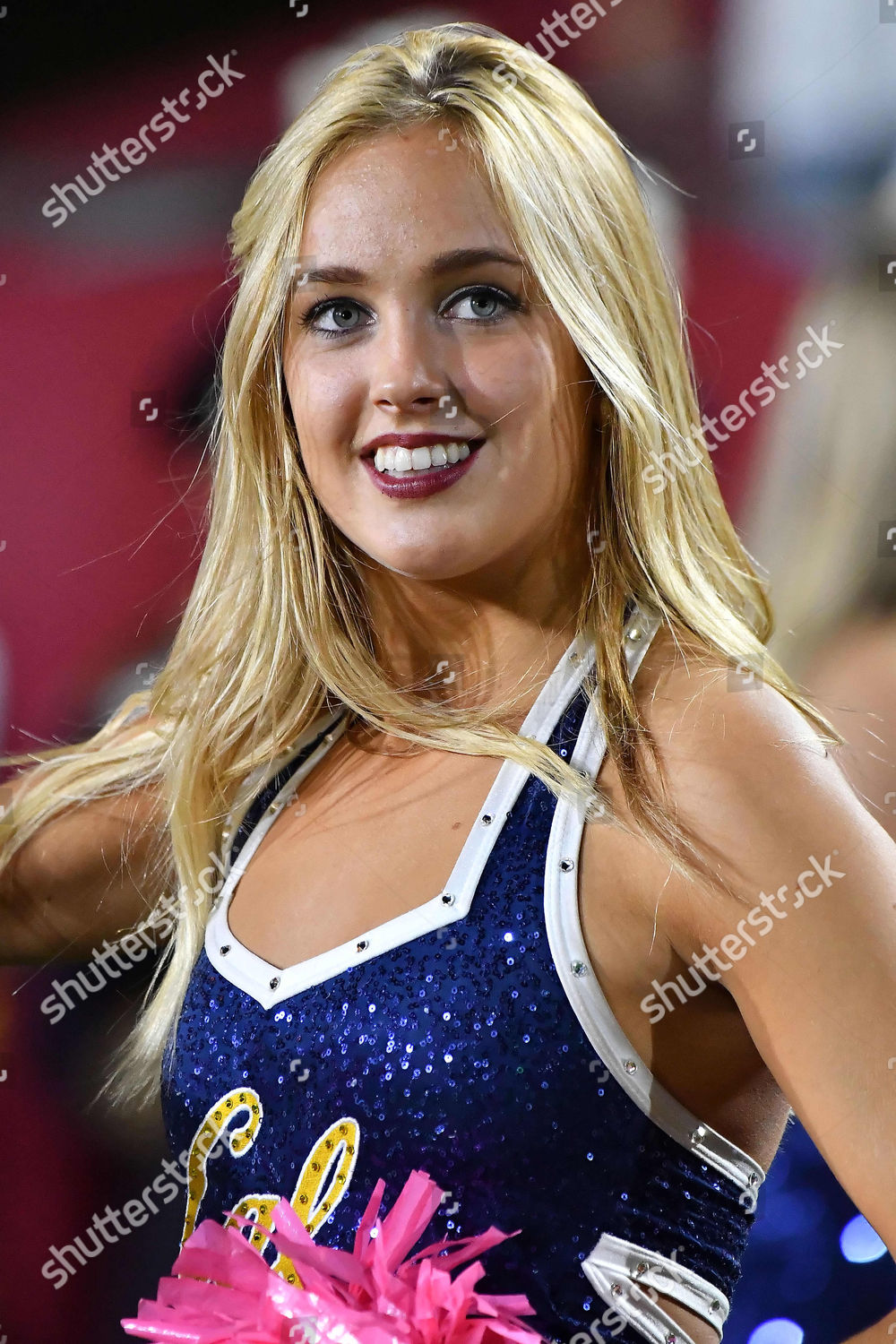 Los Angeles Cacalifornia Golden Bears Cheerleaders Editorial Stock ...