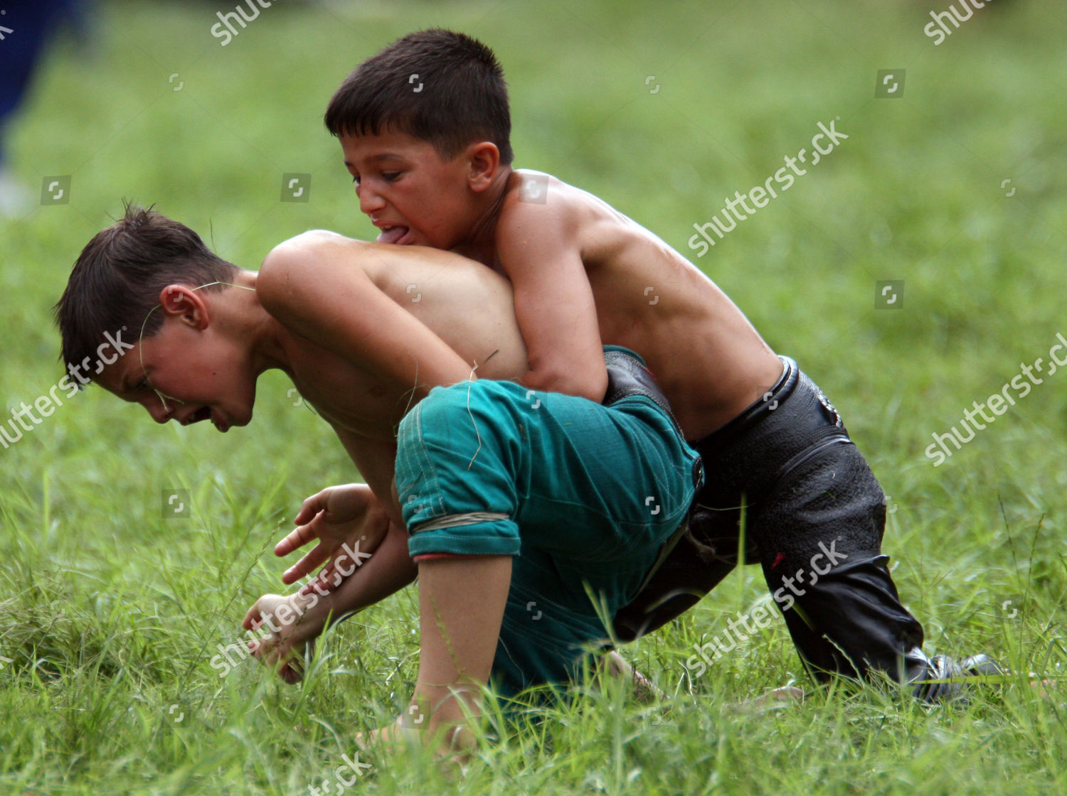 boys turkish oil wrestling
