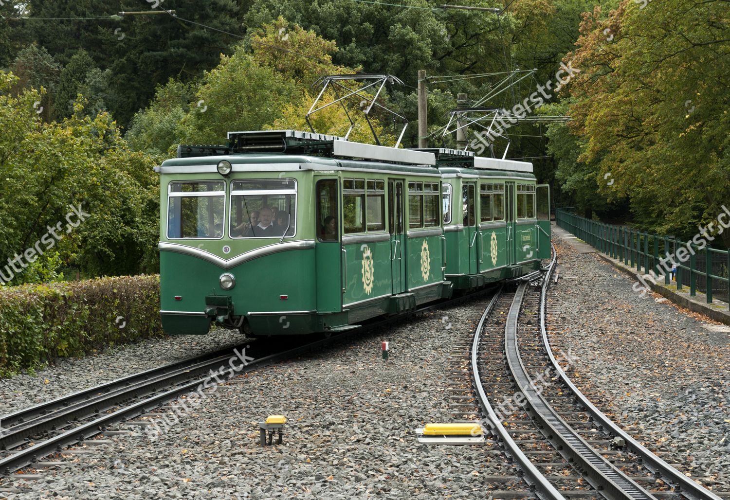 Pneu Été 225-60R17 (89Q) main image 0