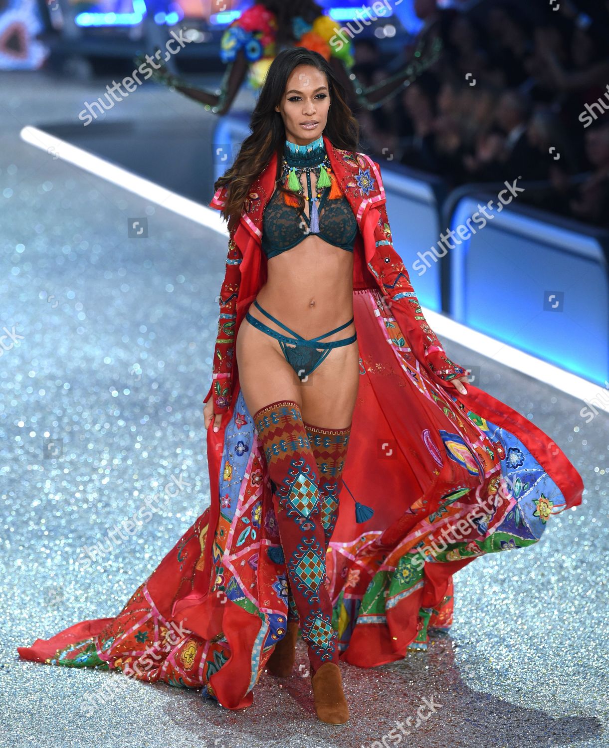 Joan smalls victorias secret 2016