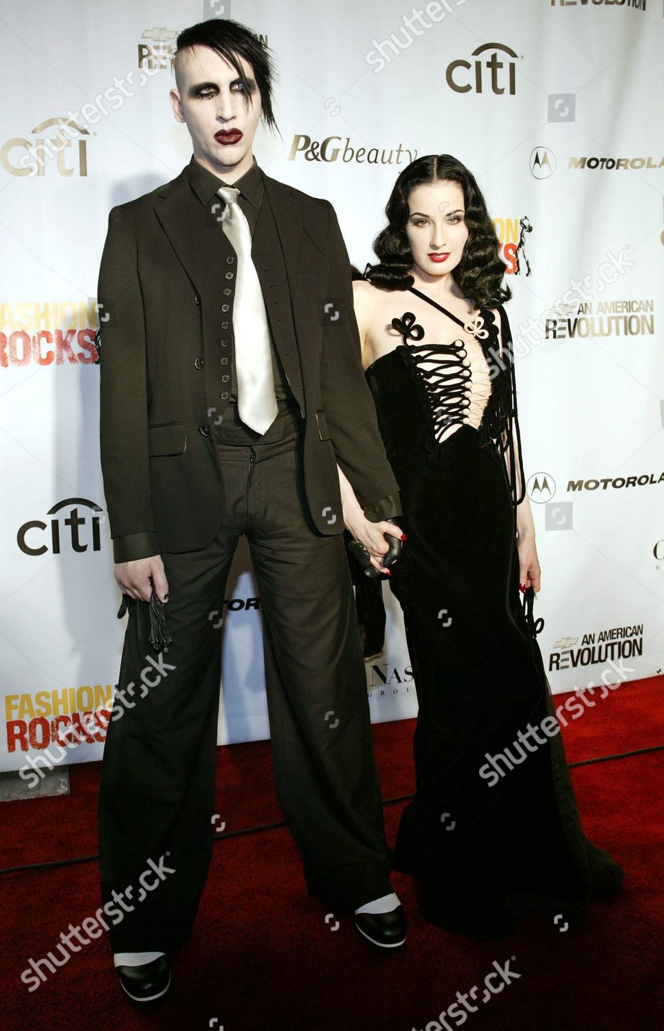 dita von teese red carpet