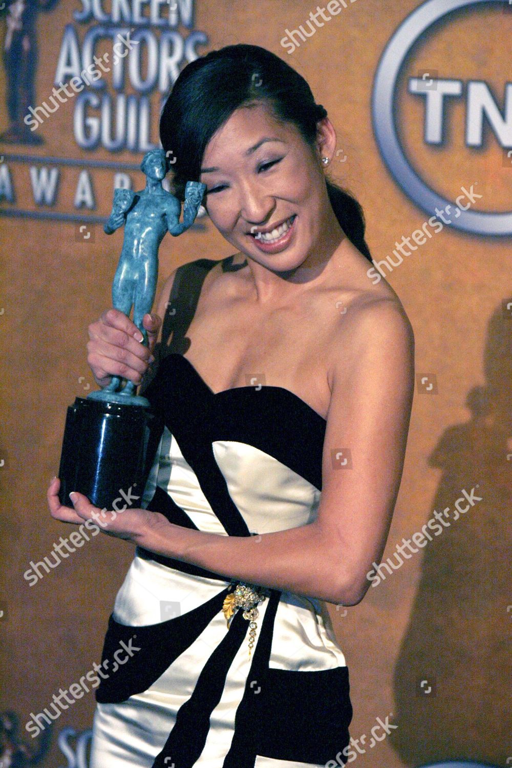 Actress Sandra Oh Holds Her Award Editorial Stock Photo - Stock Image ...