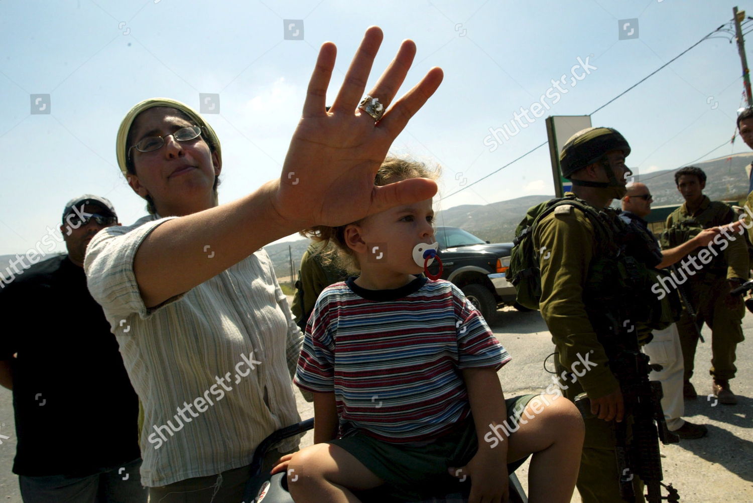 Jewish Settlers Argue Israeli Soldiers Main Editorial Stock Photo ...