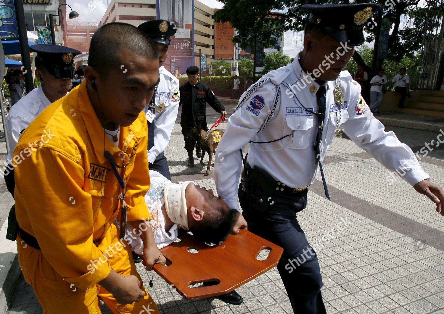 filipino-mall-security-guards-rescuers-carry-editorial-stock-photo