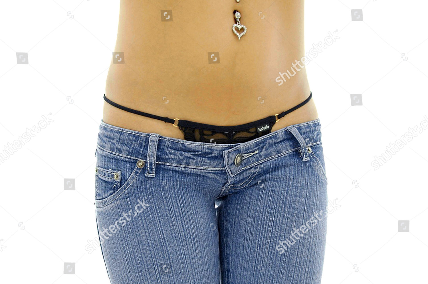 Девушки в джинсах с низкой посадкой