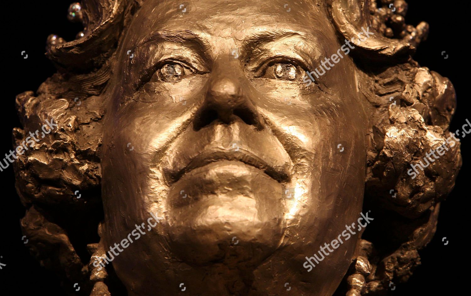 New Bronze Statue Queen Elizabeth Ii Editorial Stock Photo - Stock ...