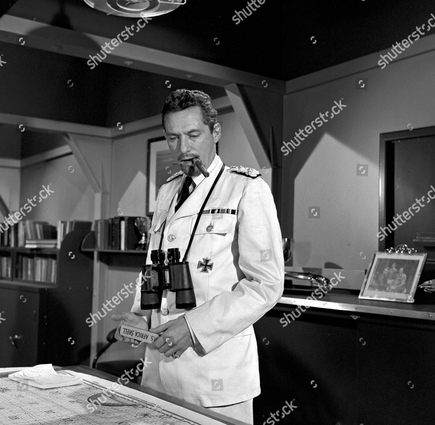 Battle River Plate Film Peter Finch Editorial Stock Photo - Stock Image