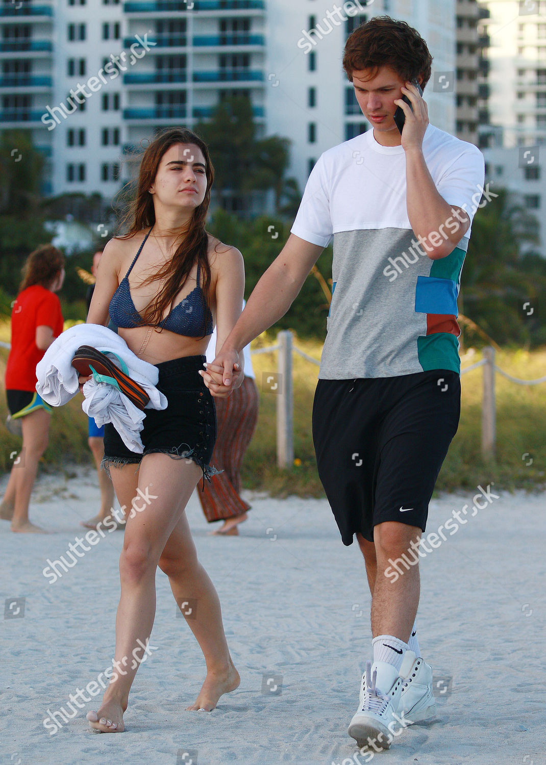 Ansel Elgort Violetta Komyshan Redaktionelles Stockfoto Stockbild Shutterstock