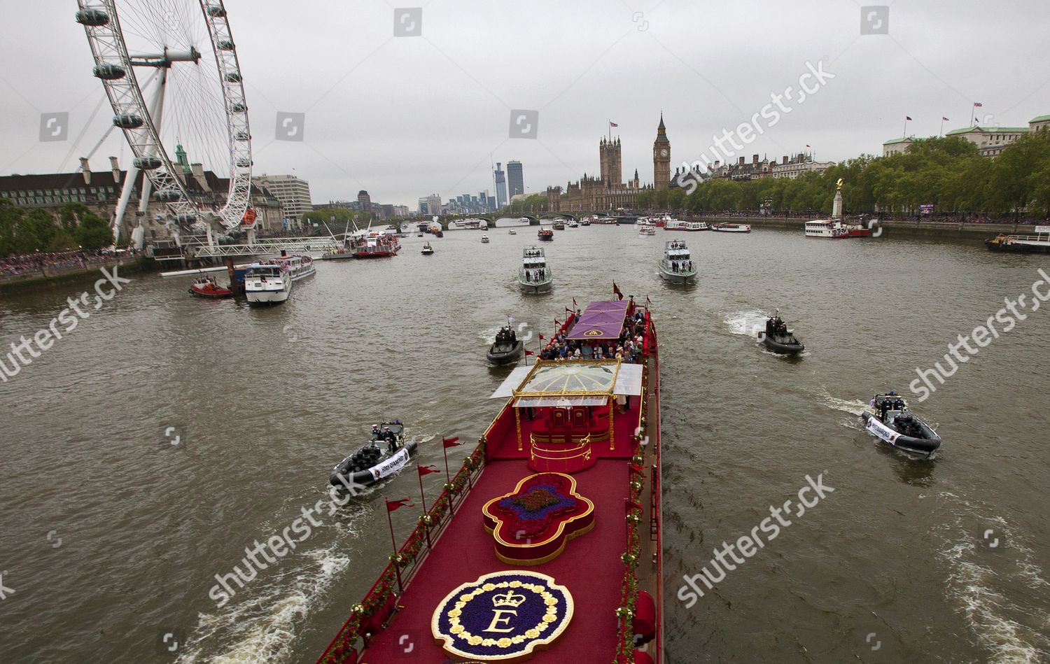 jubilee-bridgeeye-view-spirit-chartwell-royal-editorial-stock-photo