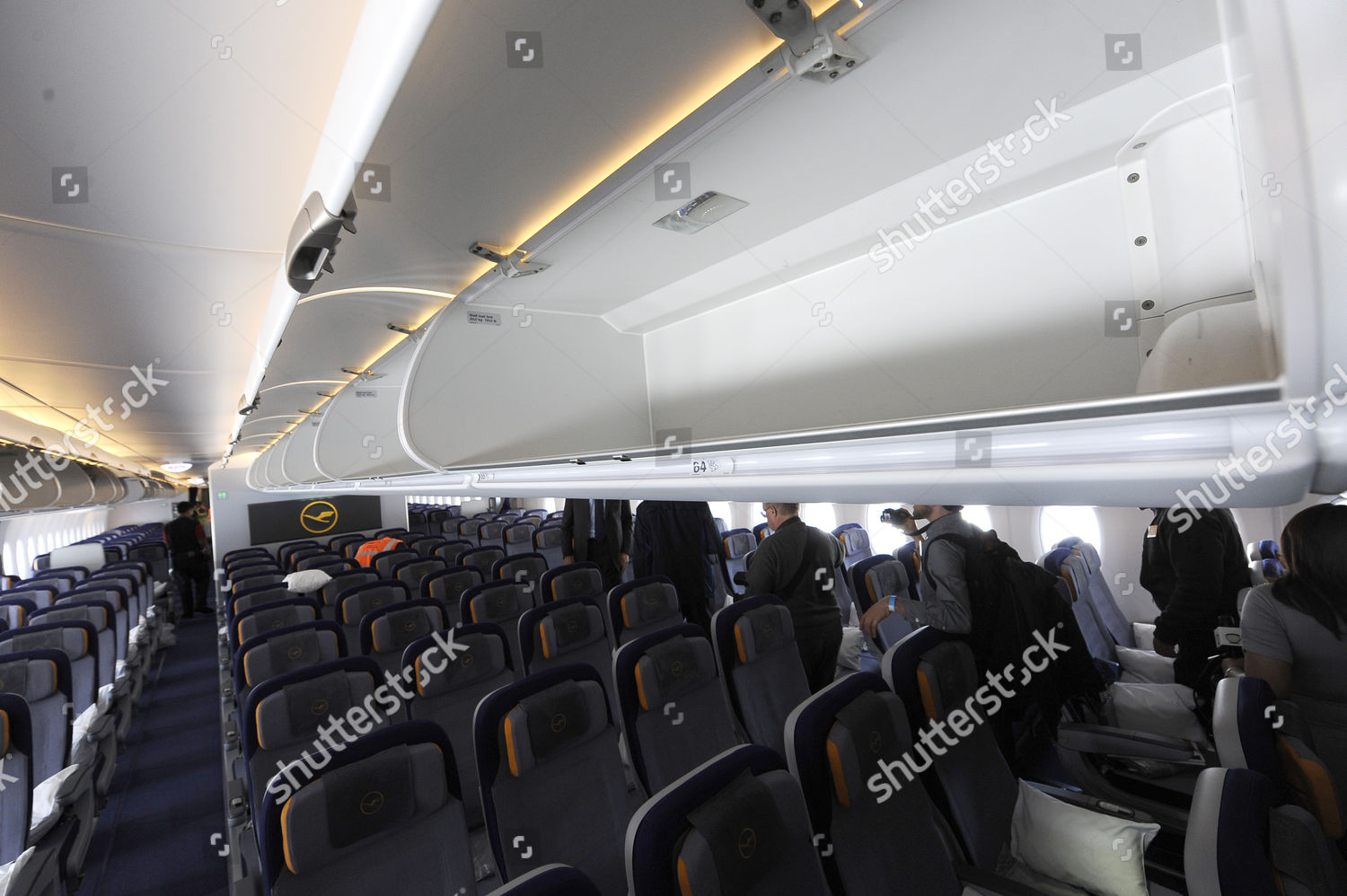 Economy Class Cabin Overhead Compartments Lufthansa Airbus