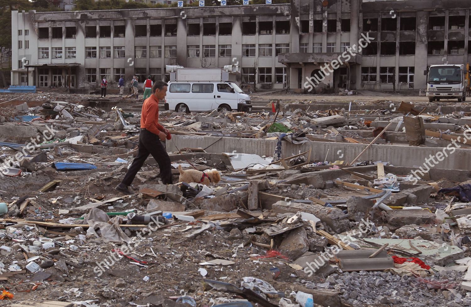 Man Walks Through Tsunami Affected Area Shichigahama Editorial