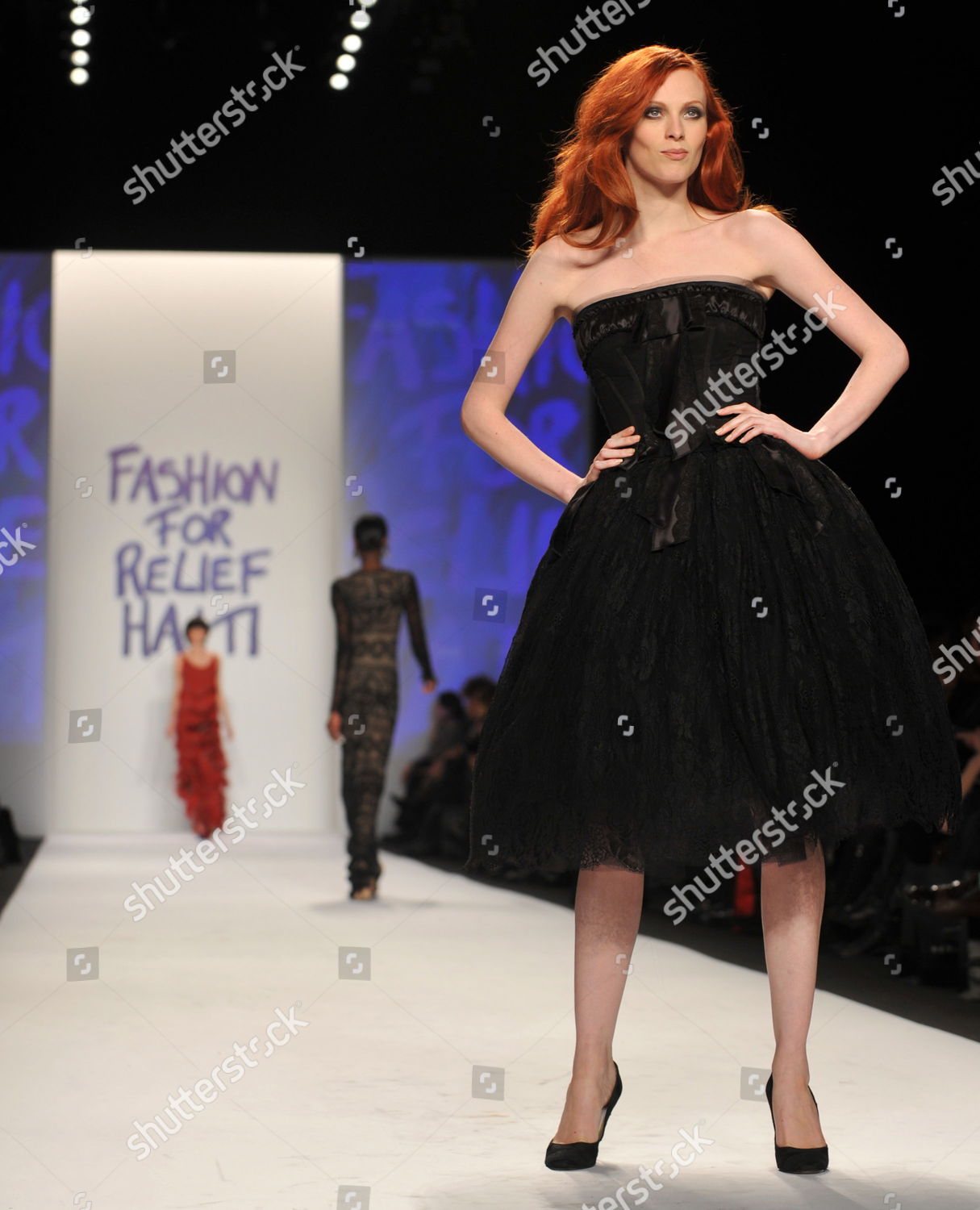 British Model Karen Elson Walks Down Editorial Stock Photo - Stock ...