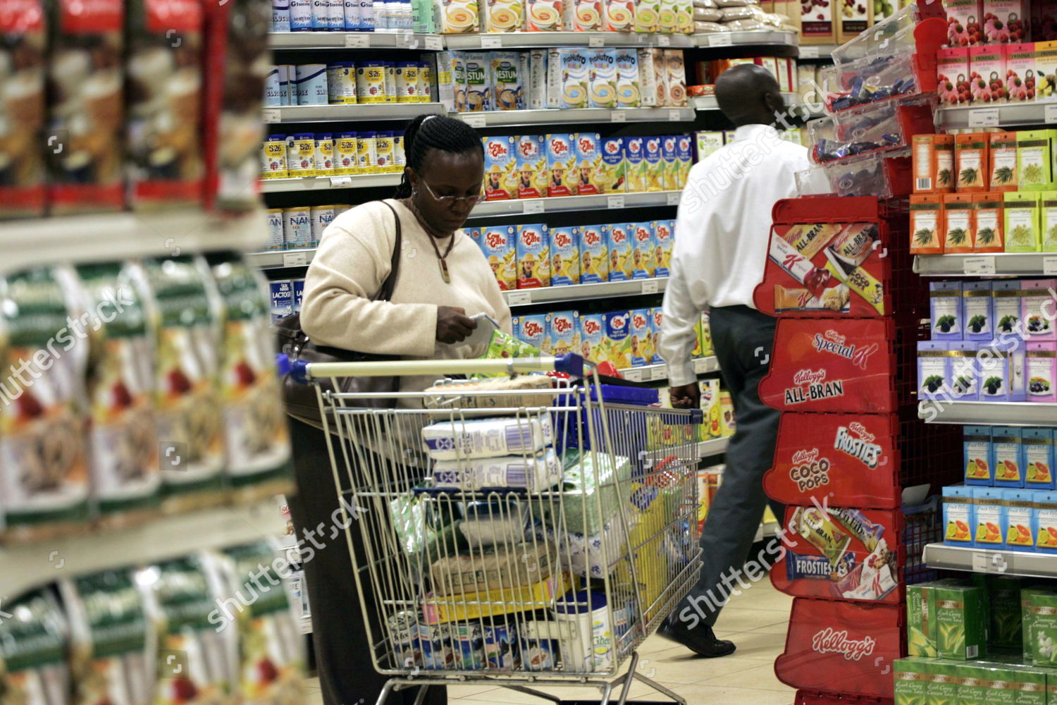 Customers Shopping Nakumatt Supermarket Nairobi Kenya Editorial Stock   Shutterstock 7722927d 