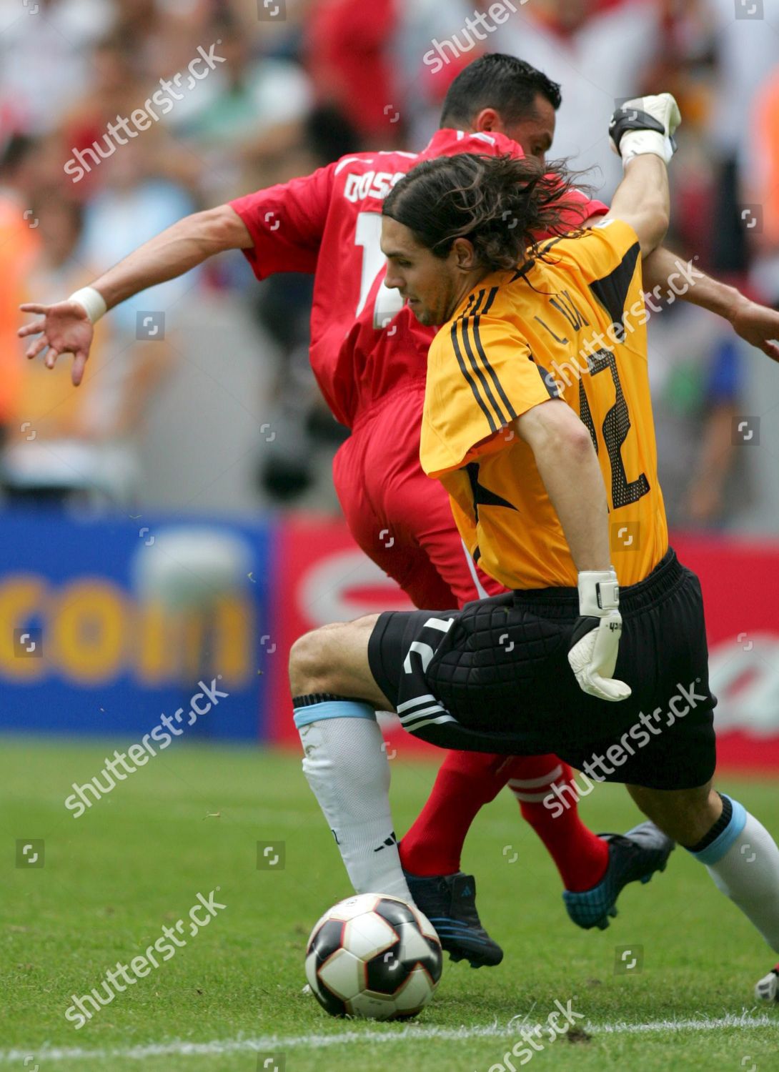 Argentinas Goalkeeper German Lux Front Fights Ball Editorial Stock Photo Stock Image Shutterstock