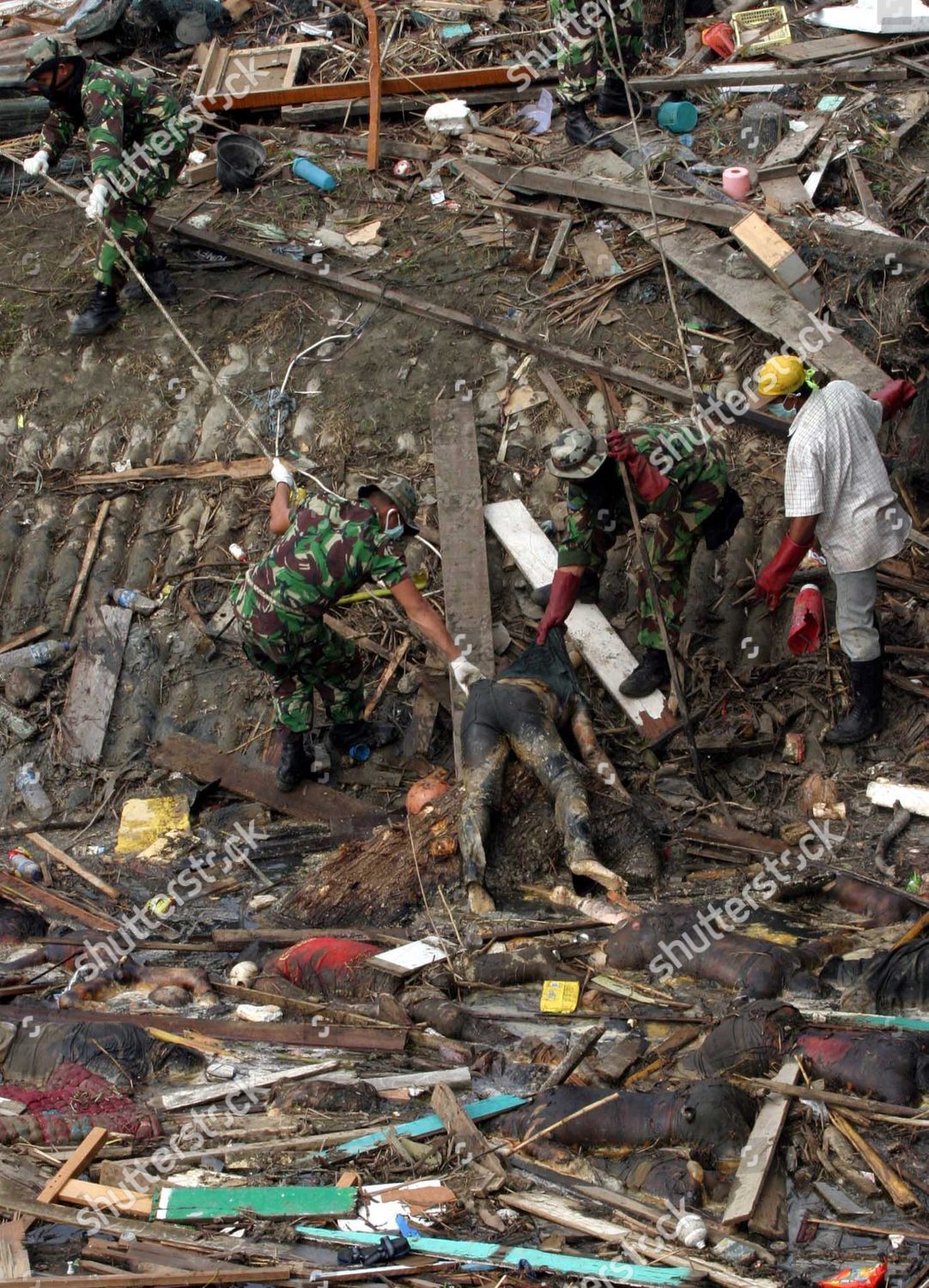Indonesian Marines Recover Dead Bodies Hundreds Victims ...