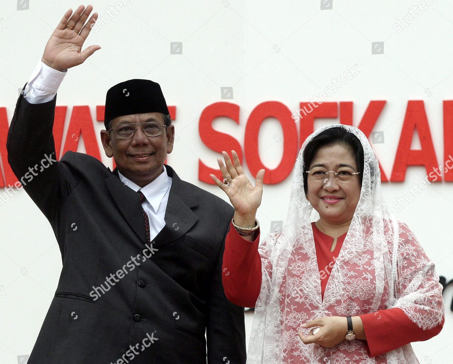 Indonesian President Megawati Sukarnoputri R Accompanied Editorial ...