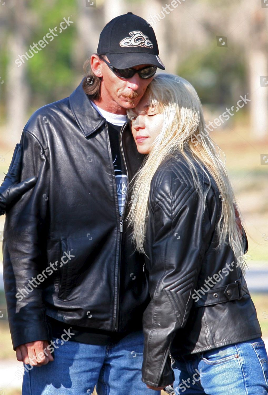 Mark Lunsford Comforts His Neice Kristy Editorial Stock Photo Stock