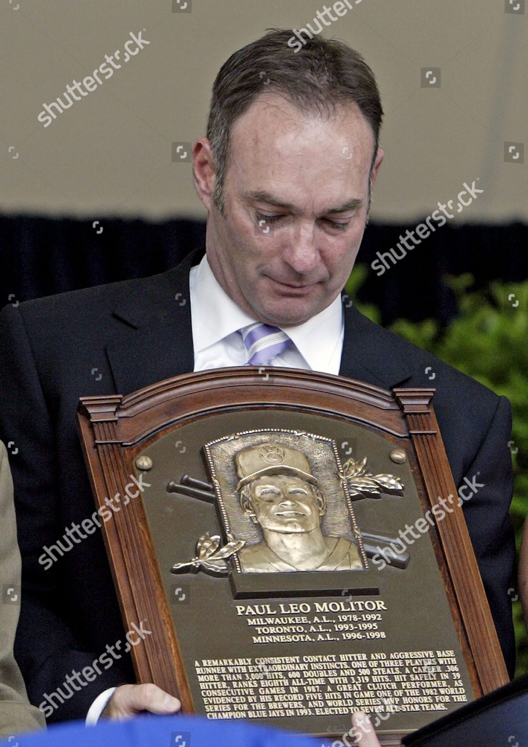 2004 National Baseball Hall of Fame inductee Paul Molitor meets