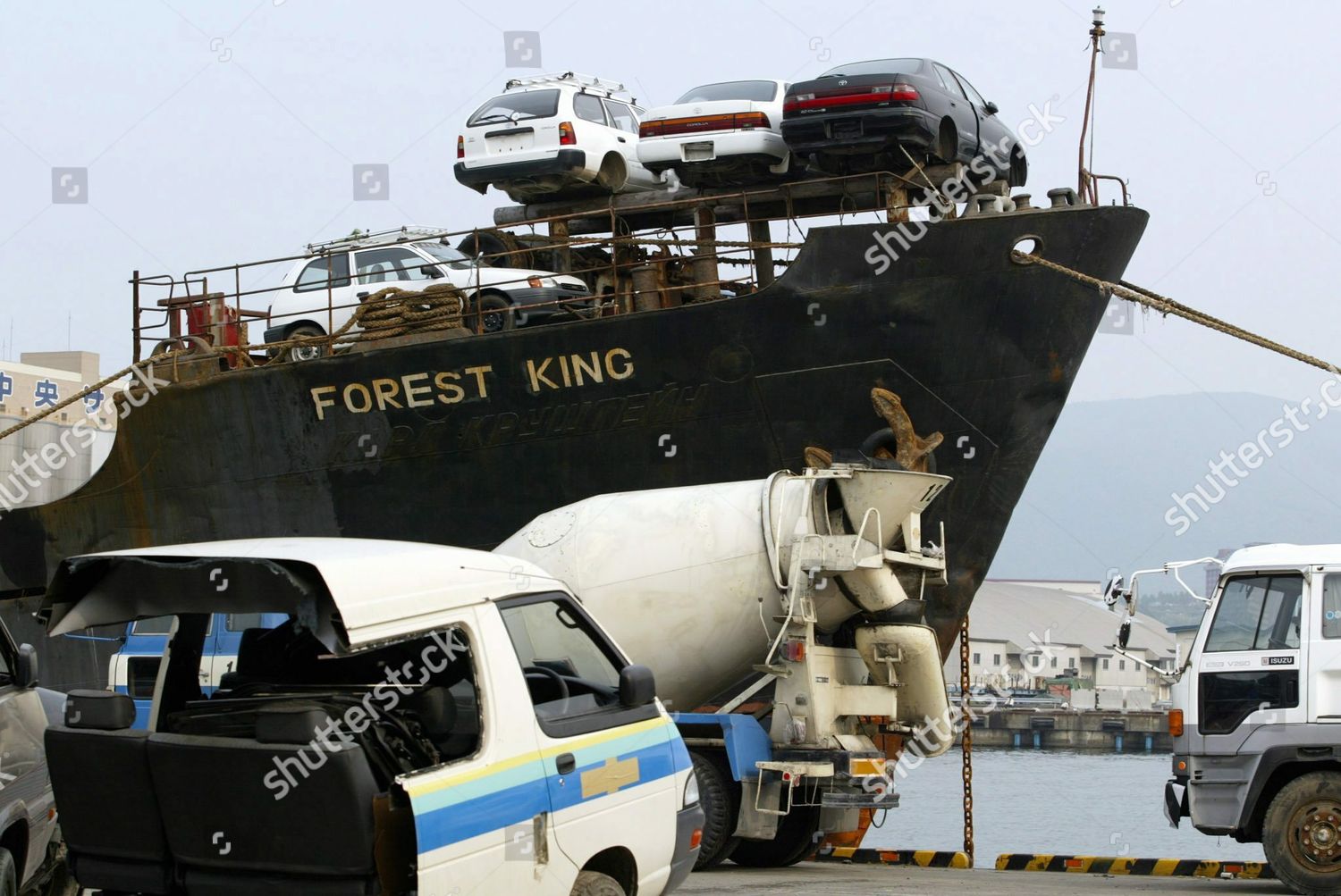 russian freighter carrying stolen cars bought japanese editorial stock photo stock image shutterstock https www shutterstock com editorial image editorial japan crime yakuza arrest sep 2003 7898996b