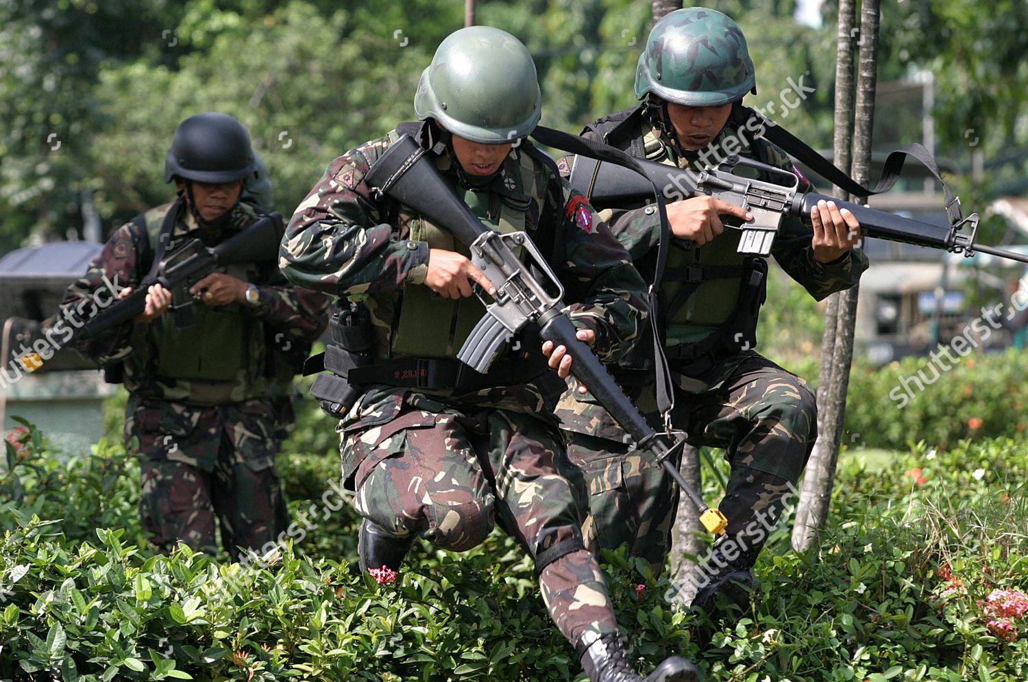 Filipino Soldiers Armed M16 Armalites Position Editorial Stock Photo ...