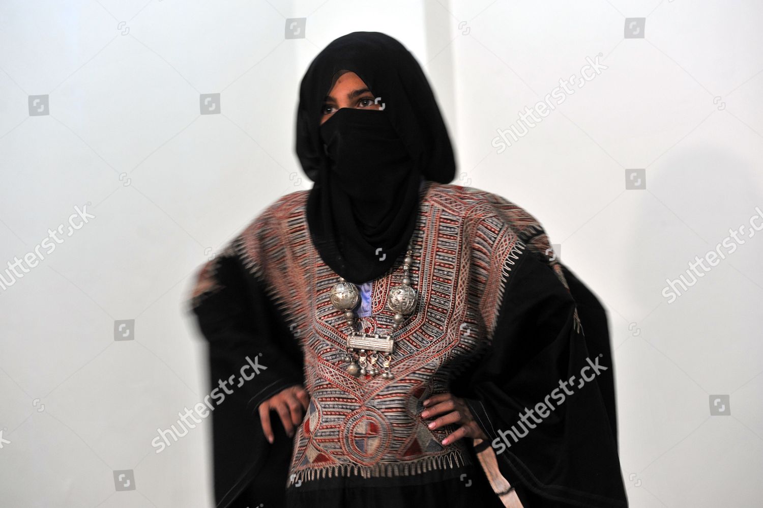 Yemeni Girl Presents Traditional Outfit Silver Editorial Stock Photo ...