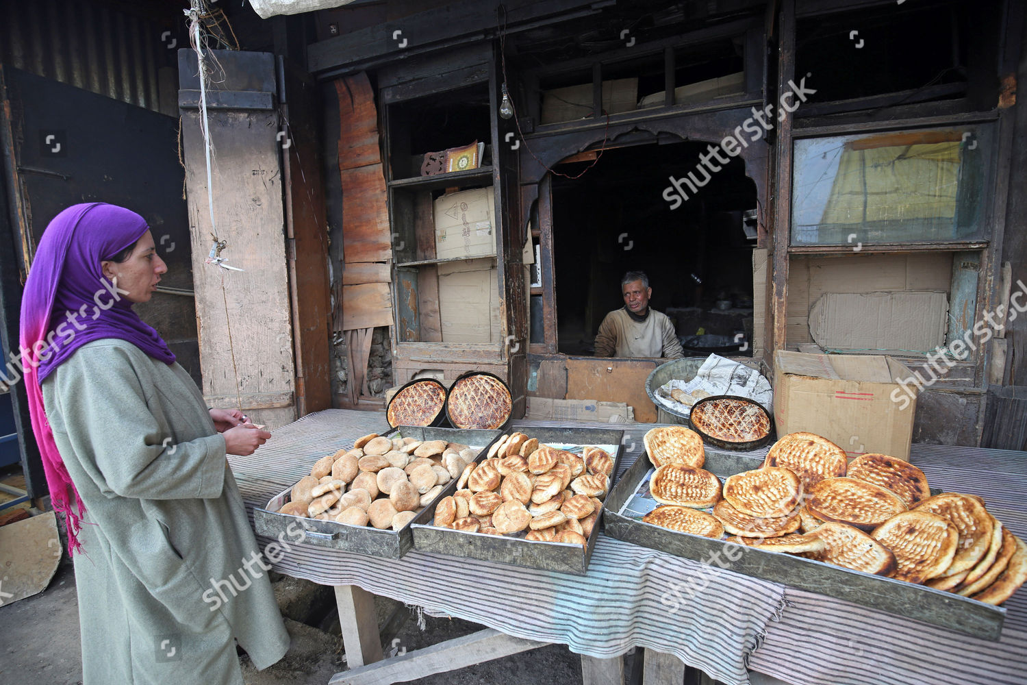 Kashmiri Muslim Woman Purchases Bread Bakery Editorial Stock Photo ...