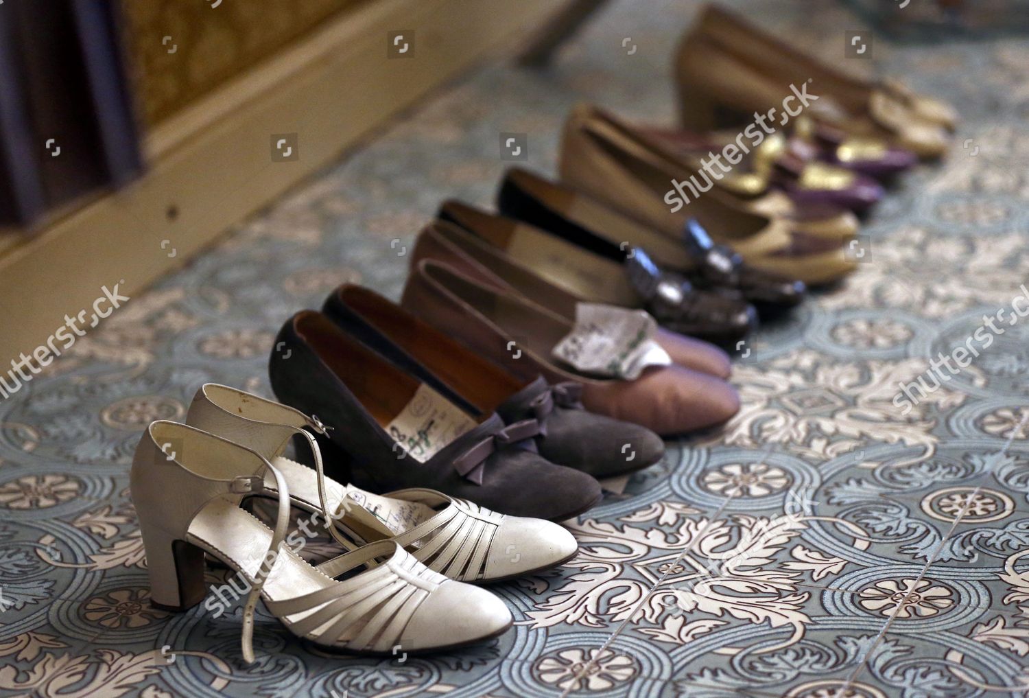 Shoes Owned By Elena Ceausescu redaksjonelt arkivfotografi Arkivbilde Shutterstock