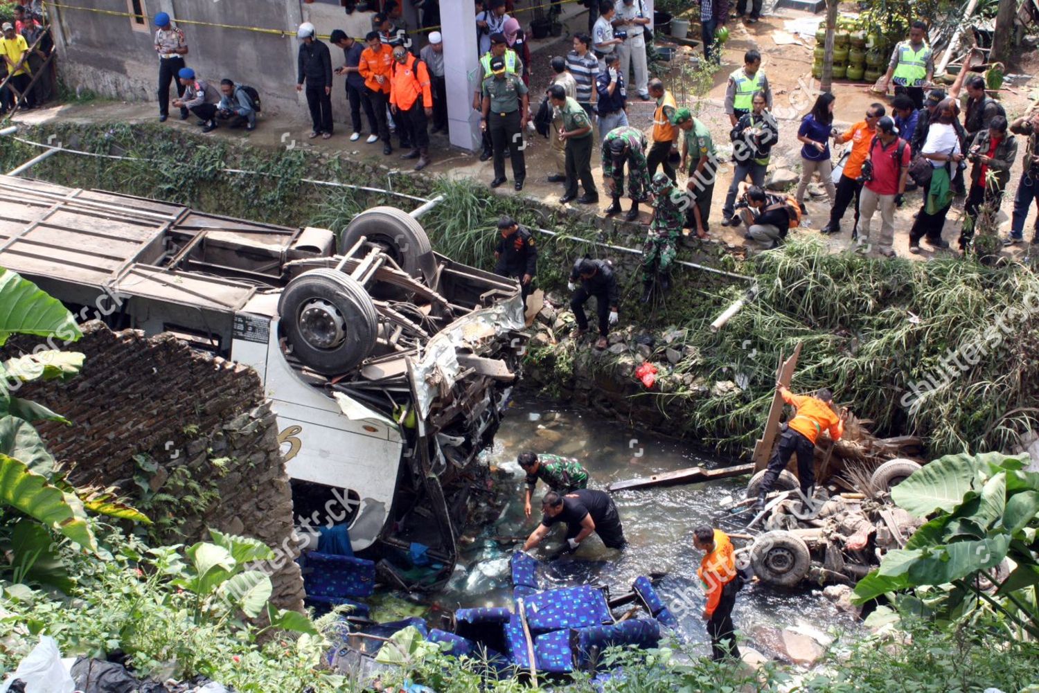 Indonesian Rescuers Search Victims Bus Accident Editorial Stock Photo ...