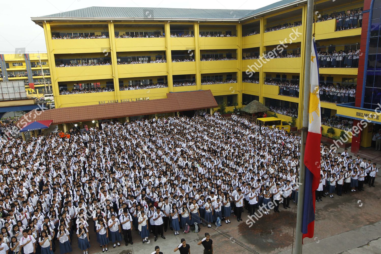 Filipino Students Batasan Hills National Highschool Gather 