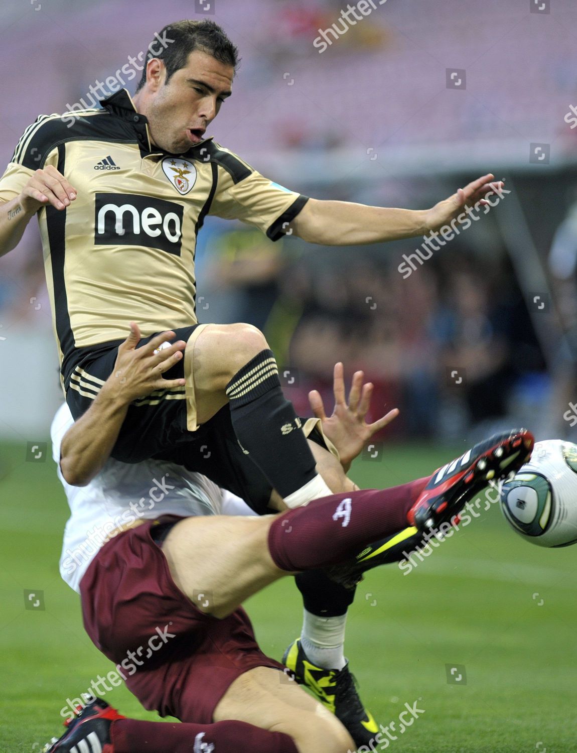 Servettes Christopher Routis L Fights Ball Editorial Stock Photo