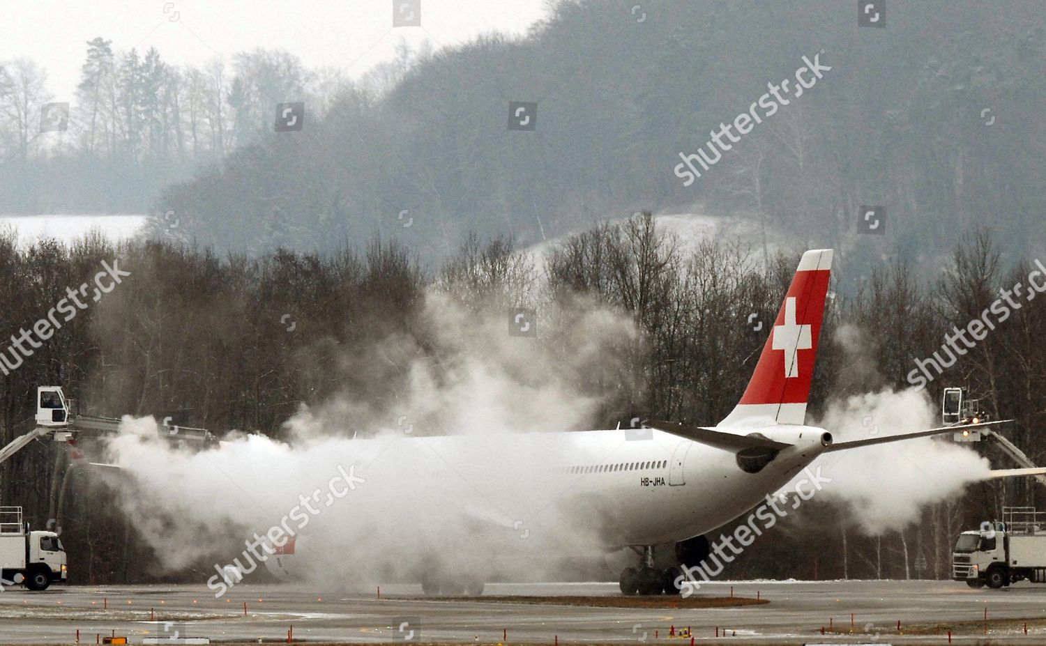 Machine Swiss Airline Defrosted Zuerich Kloten Editorial Stock Photo ...