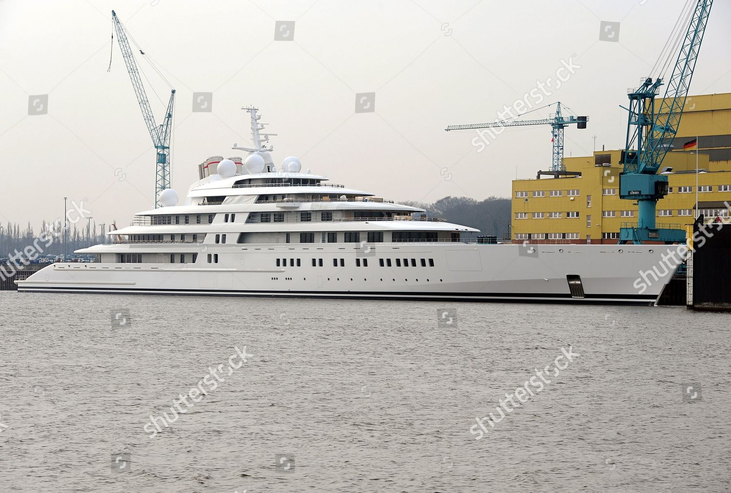 118 meter lange yacht a