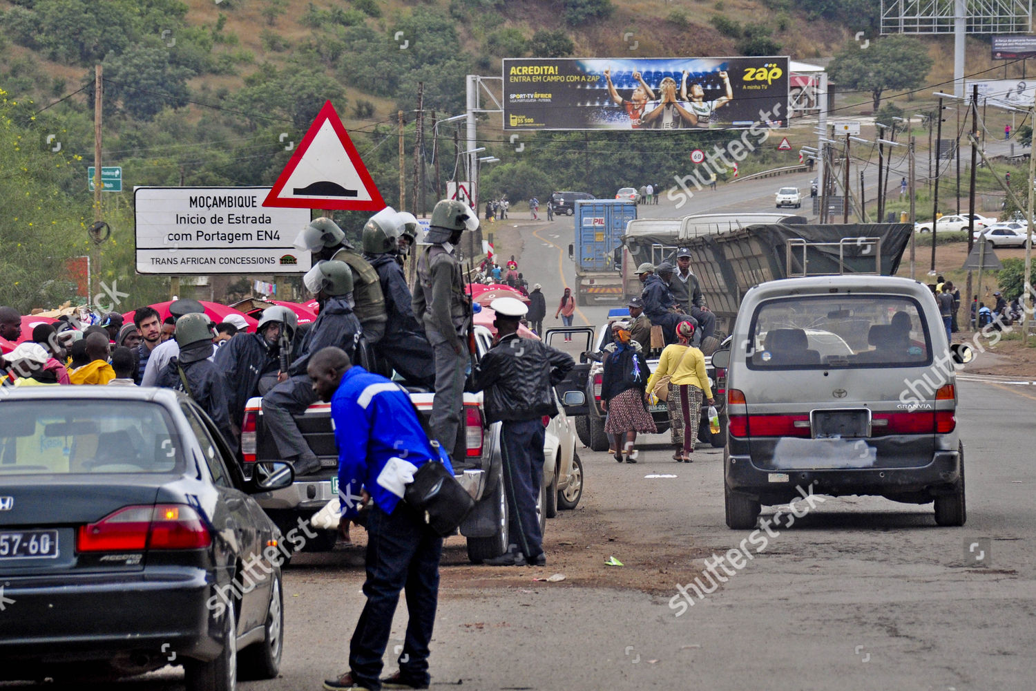 Mozambican Workers Block Road Moamba Mozambique Editorial Stock Photo ...