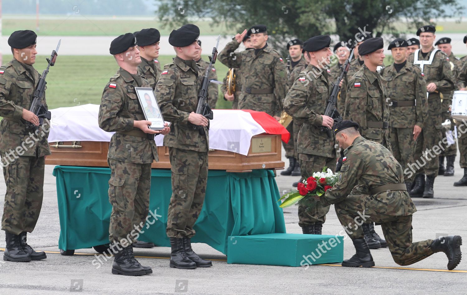 Soldiers Stand Guard Coffin Corpse Corporal Editorial Stock Photo ...