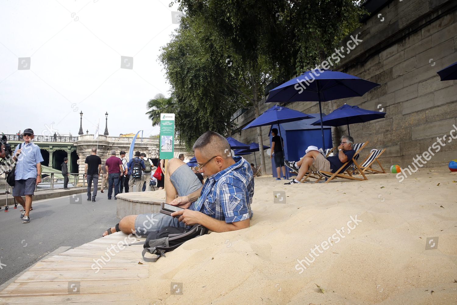 Visitor Relaxes Sand Telaviv Plage Tel Aviv Editorial Stock