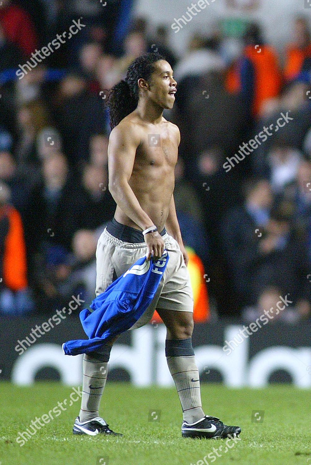 Barcelonas Ronaldinho Walks Off Halftime Shirt Chelseas Editorial Stock Photo Stock Image Shutterstock