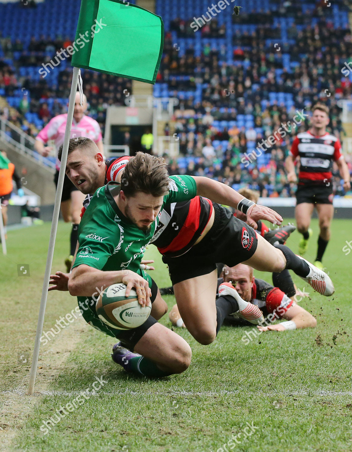 Ben Ransom London Irish Goes Over Editorial Stock Photo - Stock Image ...
