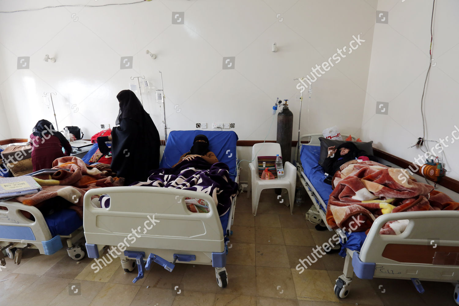 Cholerainfected Yemeni Women Receive Treatment Hospital Yemen Editorial Stock Photo Stock Image Shutterstock