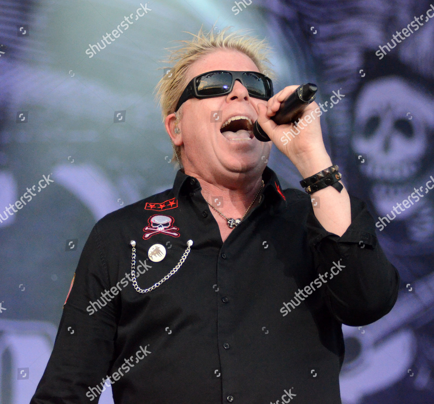 LEAD SINGER DEXTER HOLLAND OFFSPRING PERFORMS Editorial Stock Photo