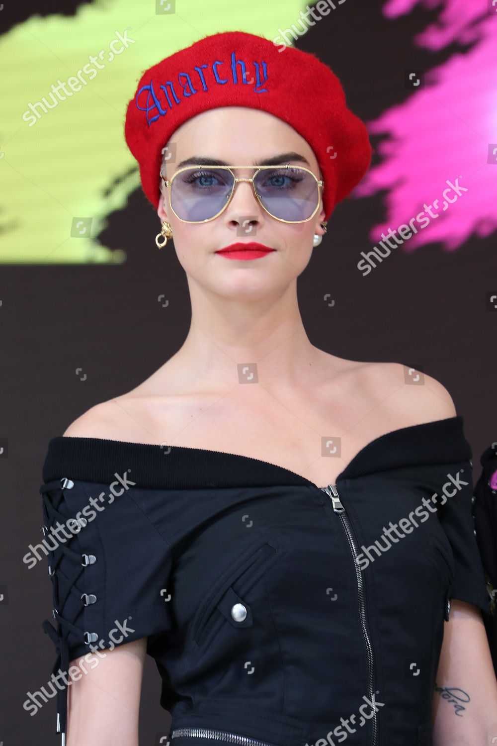 moschino beret